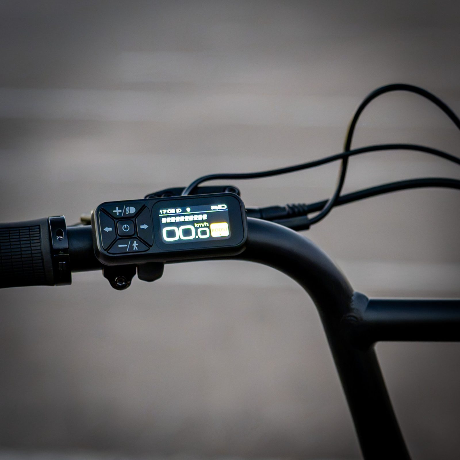 Aventon Abound SR handlebar display and control pad