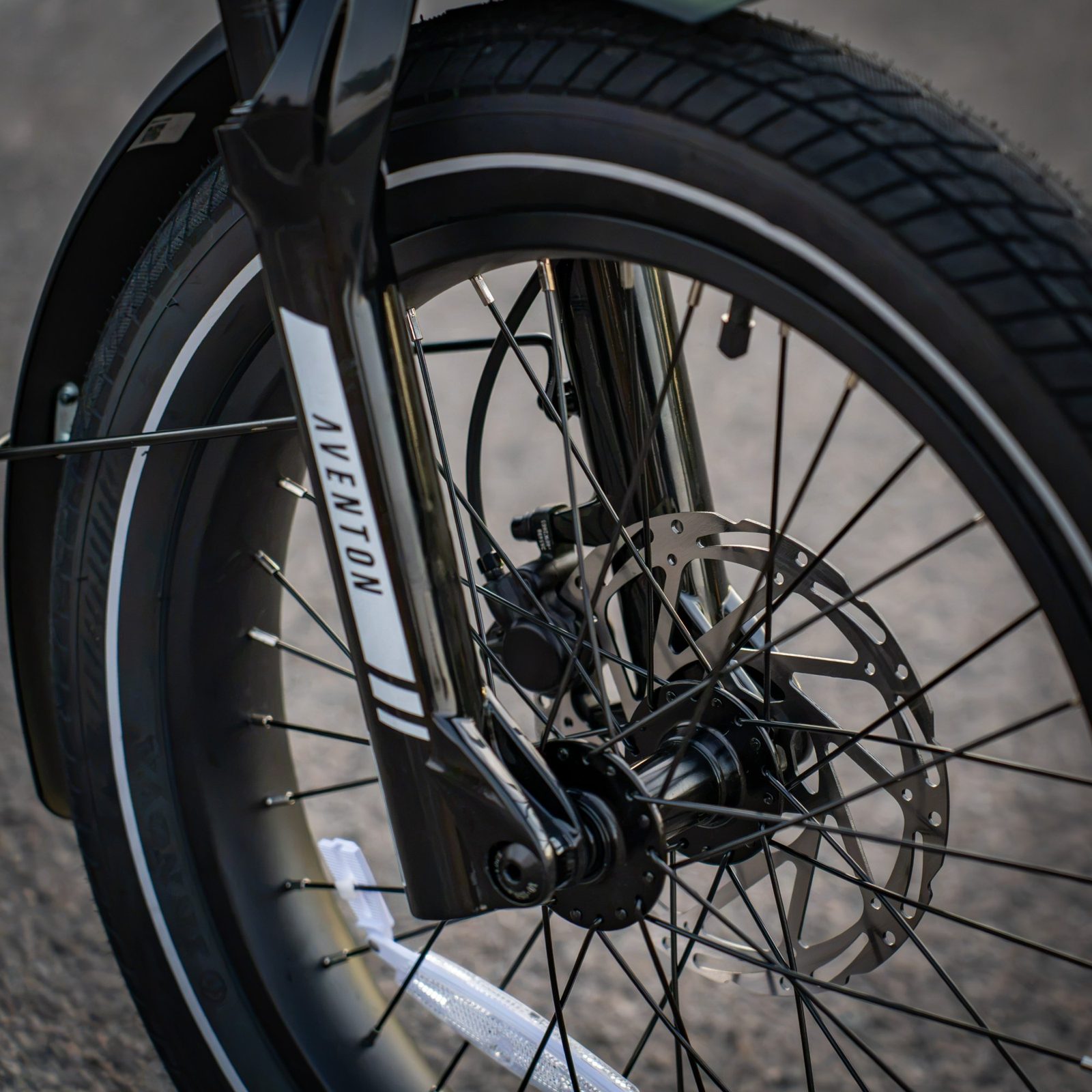 Aventon Abound SR front wheel, fork and hydraulic disc brake
