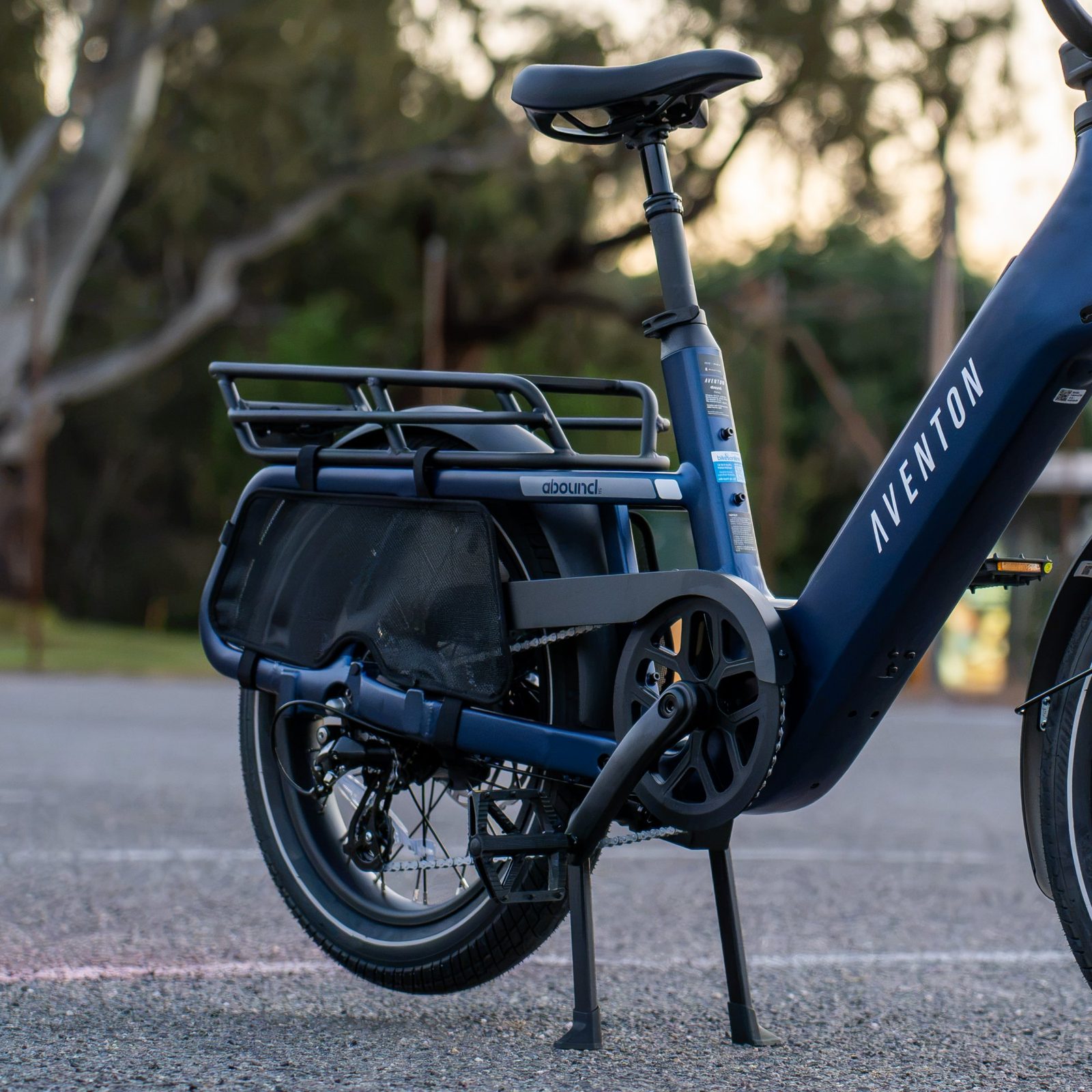 Aventon Abound SR rear rack, passenger bag and chain guard detail