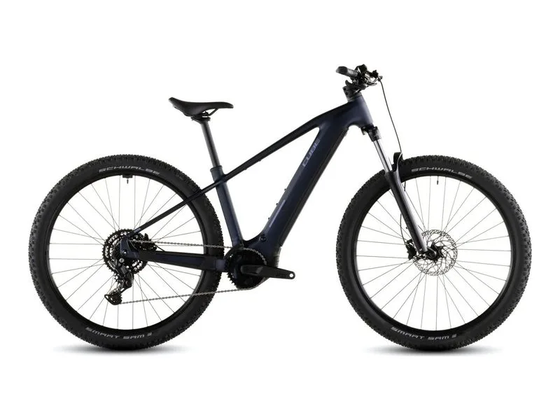 Cube Reaction Hybrid Performance 600, side profile on white background