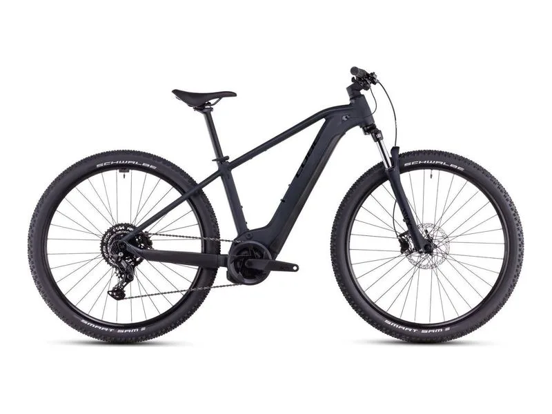 Cube Reaction Hybrid Performance 625, side profile on white background