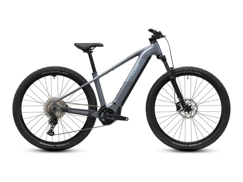 Cube Reaction Hybrid Performance 720, side profile on white background