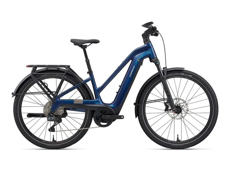 giant Explore E+ 1 Stagger electric bike, side profile on white background