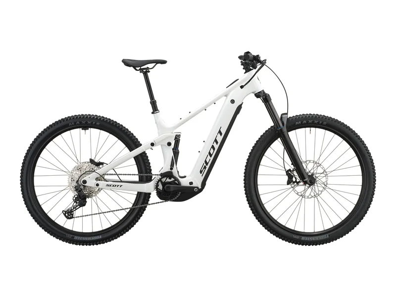 Scott Strike 40 e-bike, side profile on white background