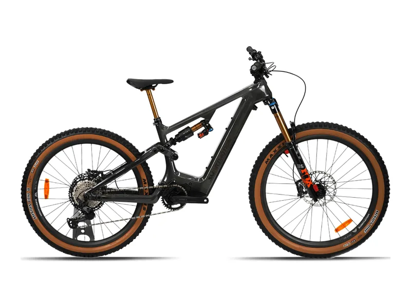 Smartmotion Xplore Performance e-MTB in grey, side profile on white background