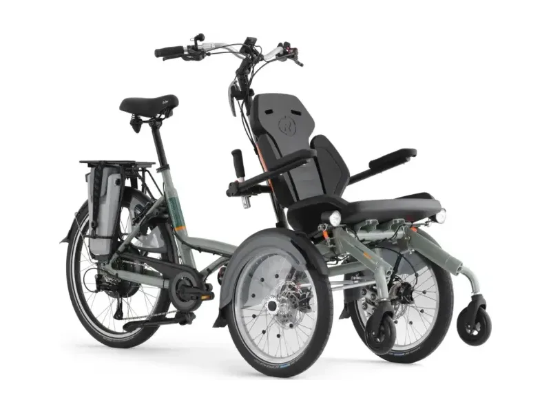 Van Raam OPair wheelchair bike, studio product photo